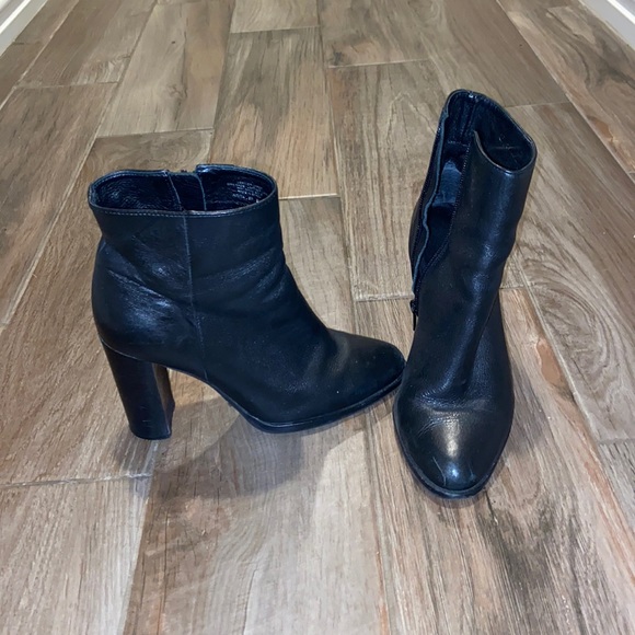 ‼️SOLD‼️Black comfy booties - Picture 1 of 5
